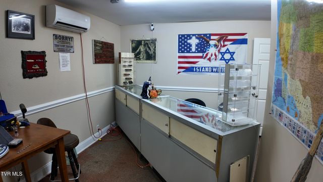 1001 North Roan Street, Johnson City, TN 37601