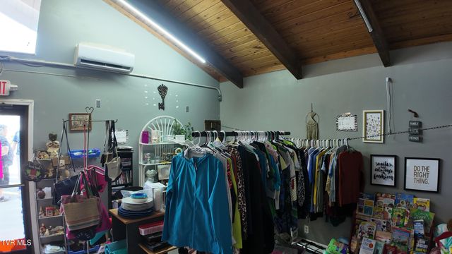 1001 North Roan Street, Johnson City, TN 37601