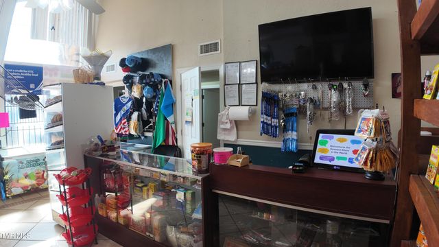 1001 North Roan Street, Johnson City, TN 37601