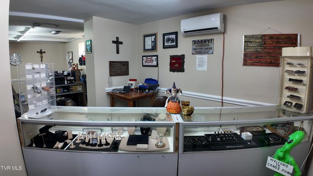 1001 North Roan Street, Johnson City, TN 37601