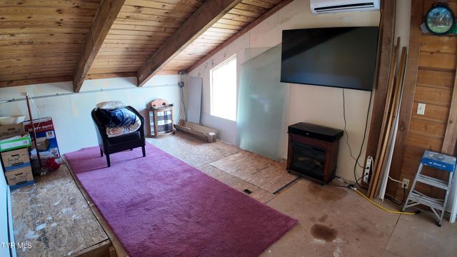 1001 North Roan Street, Johnson City, TN 37601