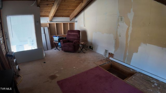 1001 North Roan Street, Johnson City, TN 37601