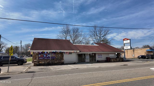 1001 North Roan Street, Johnson City, TN 37601