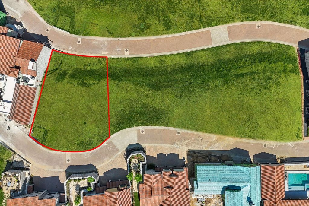 32 Cardona Drive, Westlake, TX 76262