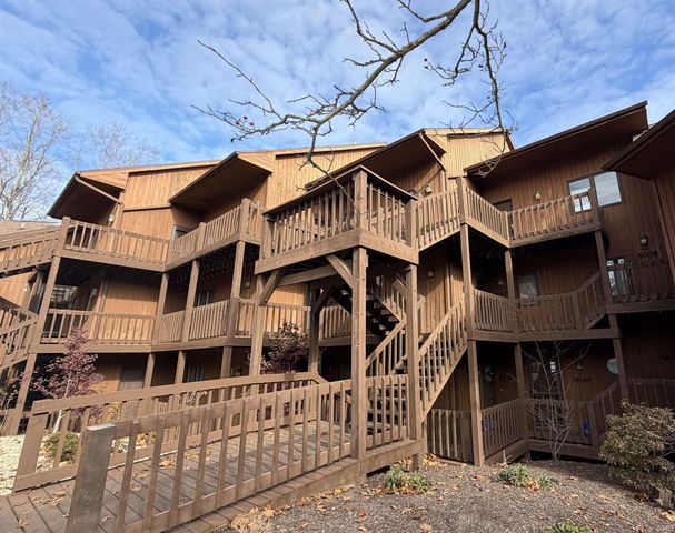 4050 E Eagle Bay Drive, Bloomington, IN 47401