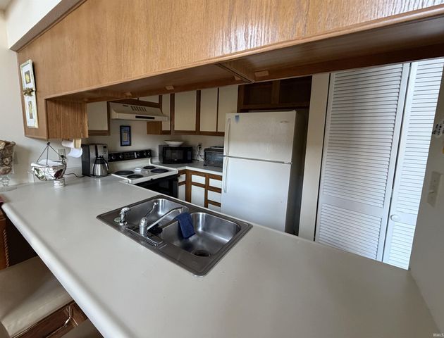 4050 E Eagle Bay Drive, Bloomington, IN 47401