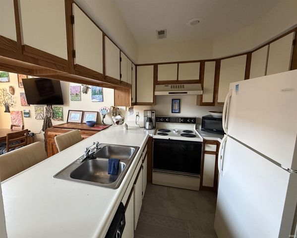 4050 E Eagle Bay Drive, Bloomington, IN 47401