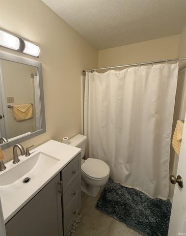 4050 E Eagle Bay Drive, Bloomington, IN 47401