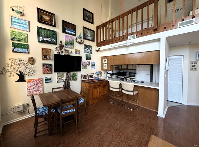 4050 E Eagle Bay Drive, Bloomington, IN 47401