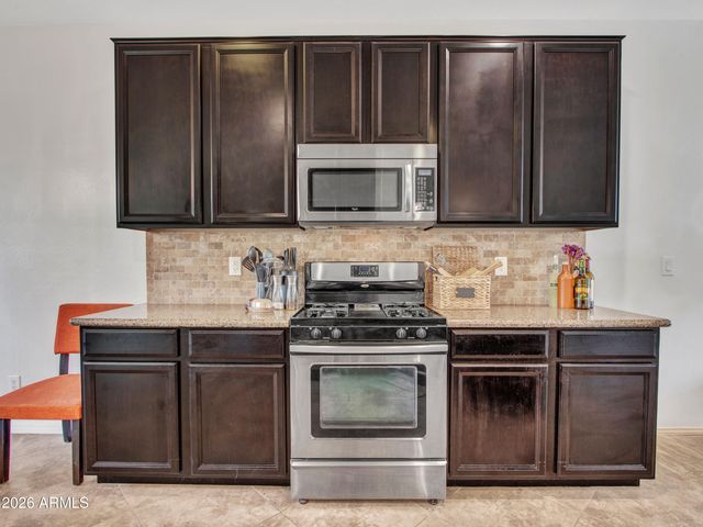 17579 W CEDARWOOD Lane, Goodyear, AZ 85338