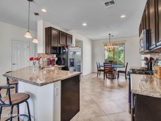 17579 W CEDARWOOD Lane, Goodyear, AZ 85338