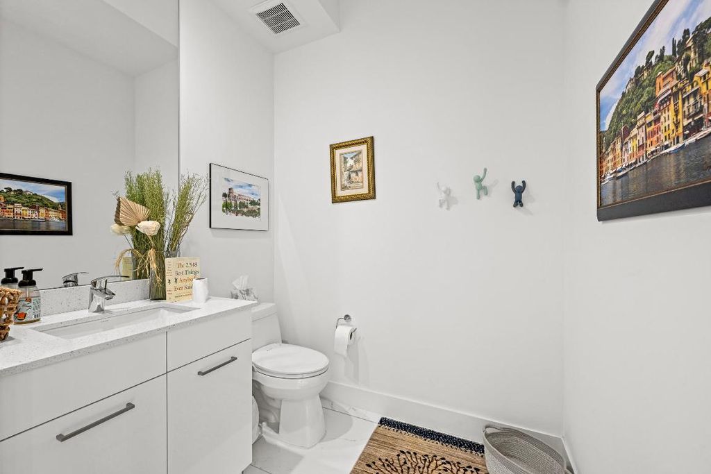 Image 22 of property listing at 1811 NW 42nd Drive, Boca Raton, FL 33431