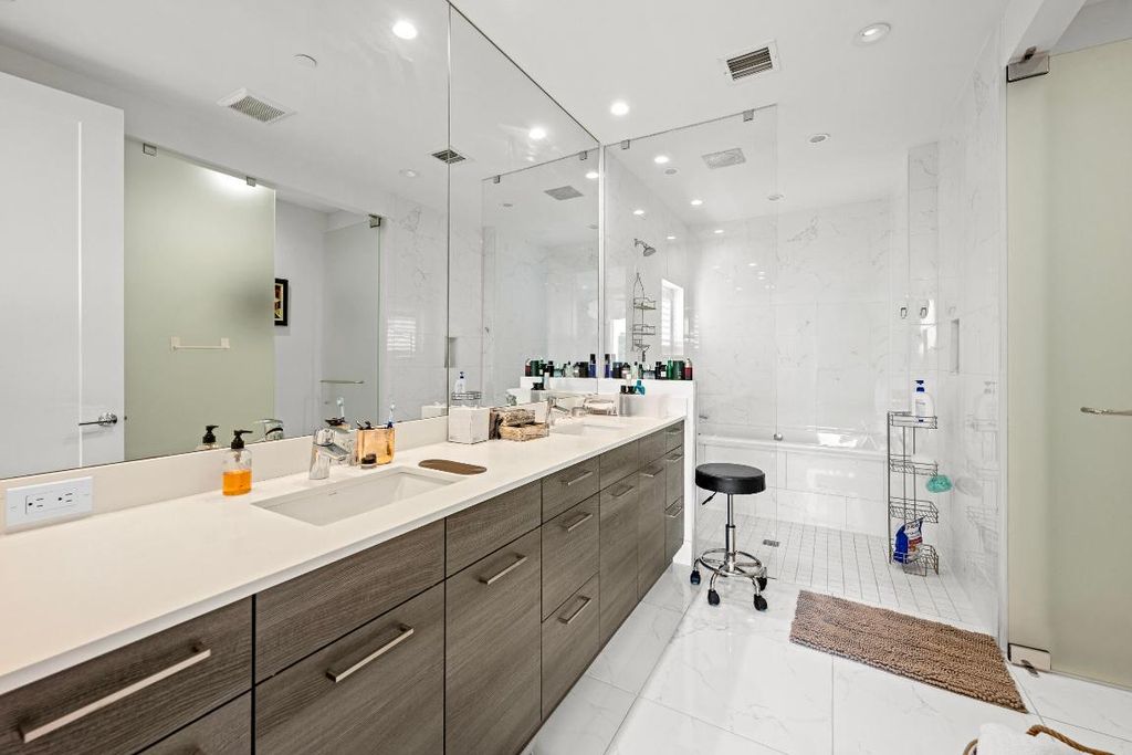 Image 32 of property listing at 1811 NW 42nd Drive, Boca Raton, FL 33431