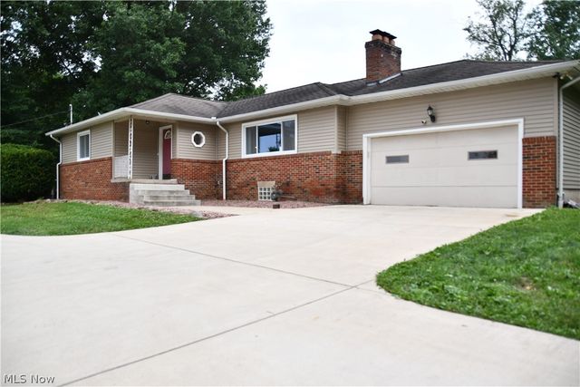 3045 Paradise Avenue, Canfield, OH 44406