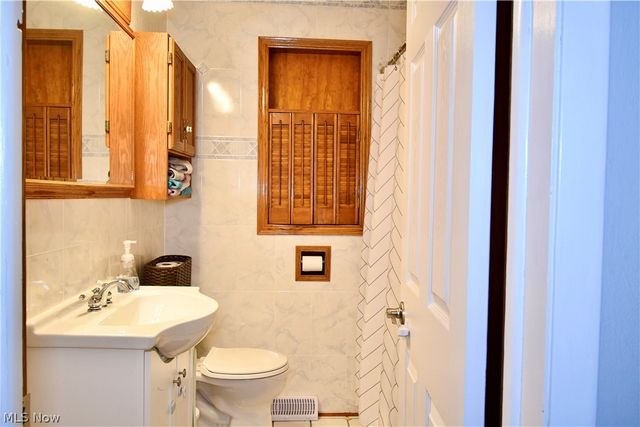 3045 Paradise Avenue, Canfield, OH 44406