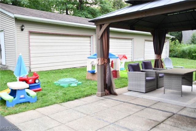 3045 Paradise Avenue, Canfield, OH 44406