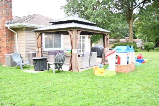 3045 Paradise Avenue, Canfield, OH 44406