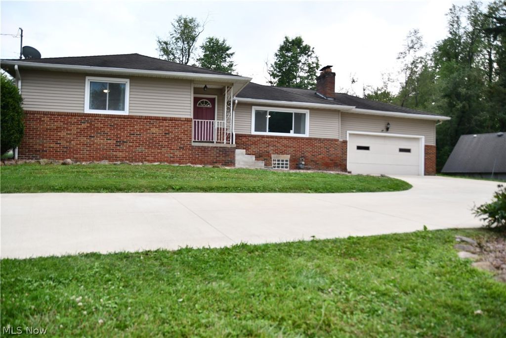 3045 Paradise Avenue, Canfield, OH 44406