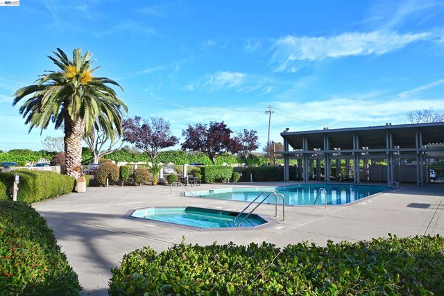 1256 Stanhope Ln. 258, Hayward, CA 94545