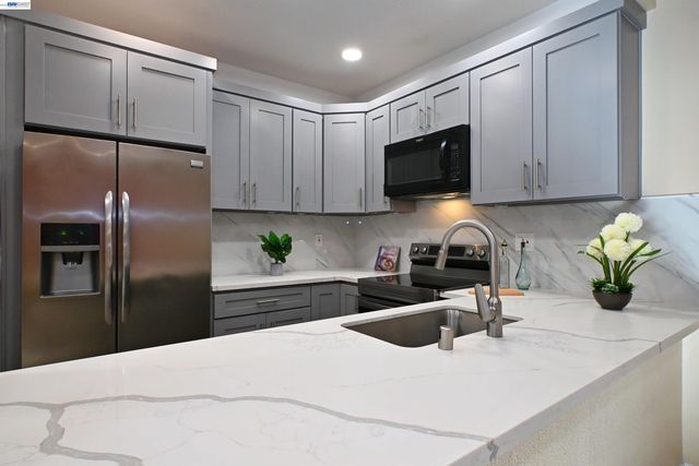 1256 Stanhope Ln. 258, Hayward, CA 94545