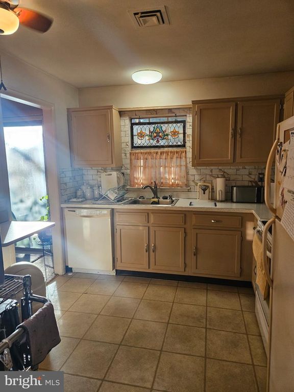 7 GRAMERCY PL, SOUTHAMPTON, NJ 08088 — photo 3