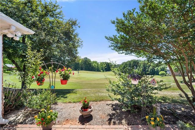108 N Niblick Court, Advance, NC 27006