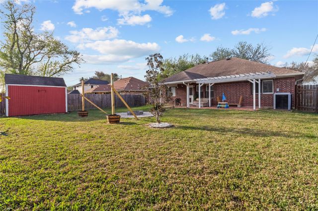 504 Teal Drive, Dickinson, TX 77539