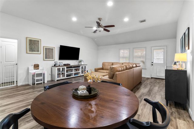 504 Teal Drive, Dickinson, TX 77539