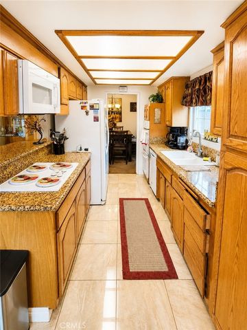 15558 Gundry, Paramount, CA 90723