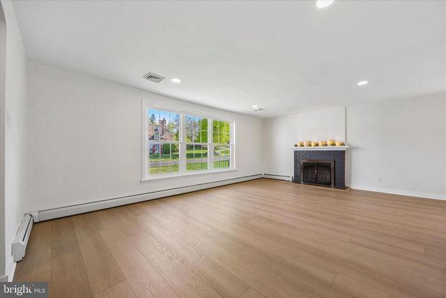 1803 HARRIS RD, Laverock, PA 19038