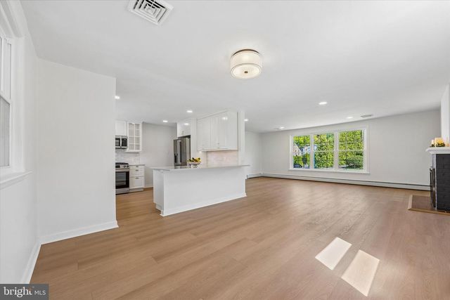 1803 HARRIS RD, Laverock, PA 19038