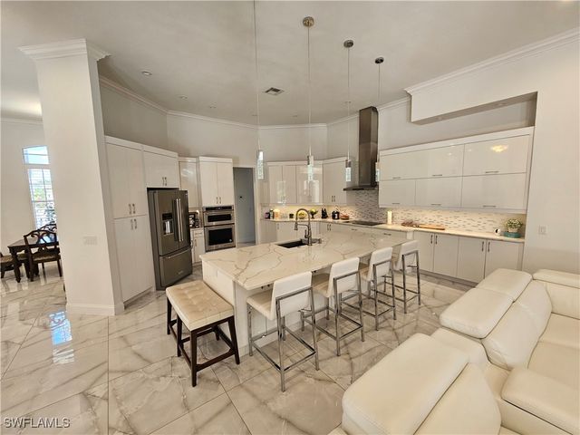 8122 Wilshire Lakes BLVD, Naples, FL 34109