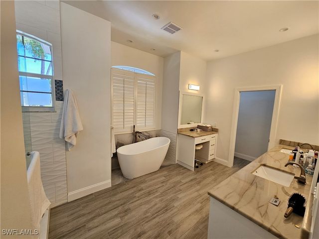 8122 Wilshire Lakes BLVD, Naples, FL 34109