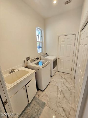 8122 Wilshire Lakes BLVD, Naples, FL 34109