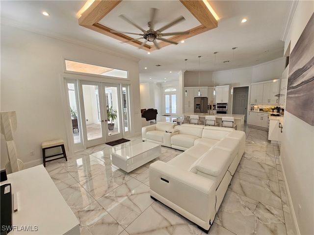 8122 Wilshire Lakes BLVD, Naples, FL 34109