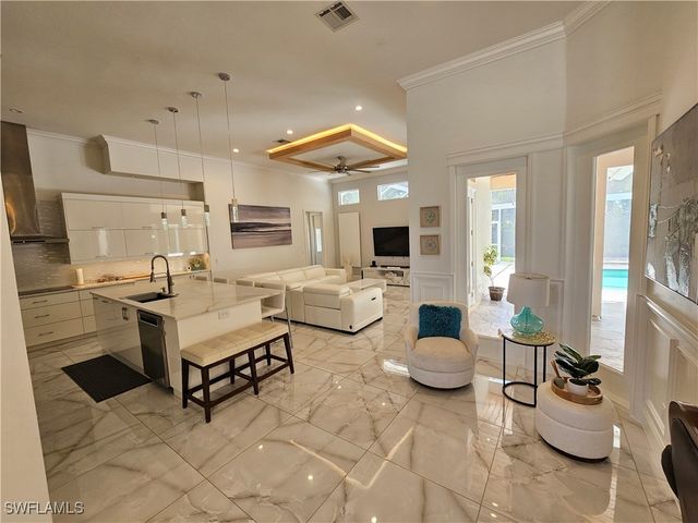 8122 Wilshire Lakes BLVD, Naples, FL 34109