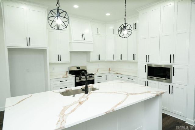 7048 Agua Blanca Boulevard, Shannon Hills, AR 72103