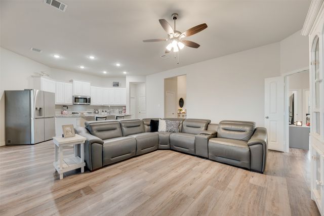545 Private Road 7017, Edgewood, TX 75117