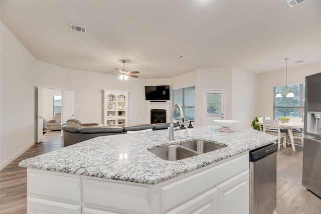 545 Private Road 7017, Edgewood, TX 75117