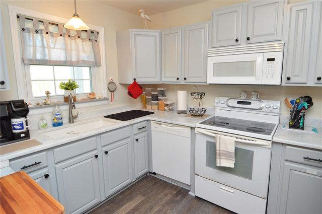 121 SEAHORSE DRIVE SE C, St Petersburg, FL 33705