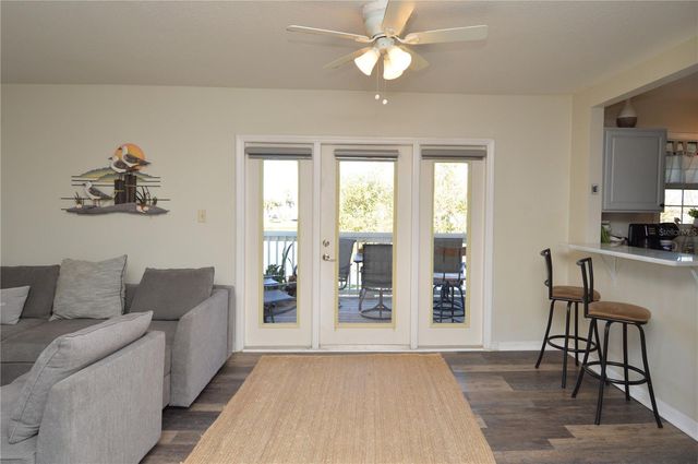 121 SEAHORSE DRIVE SE C, St Petersburg, FL 33705