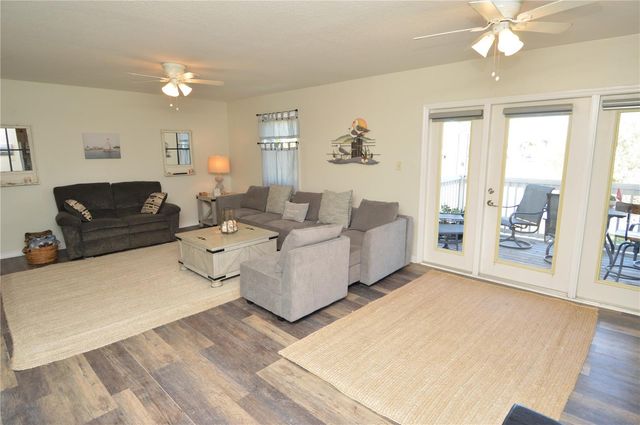121 SEAHORSE DRIVE SE C, St Petersburg, FL 33705