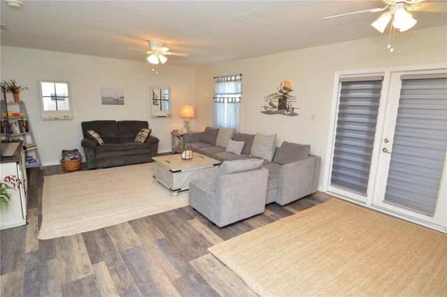121 SEAHORSE DRIVE SE C, St Petersburg, FL 33705