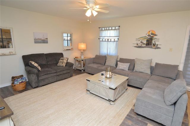 121 SEAHORSE DRIVE SE C, St Petersburg, FL 33705