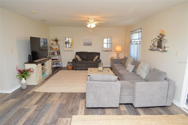 121 SEAHORSE DRIVE SE C, St Petersburg, FL 33705