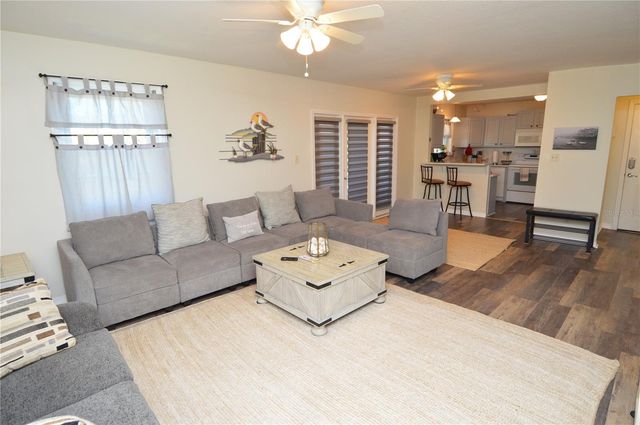 121 SEAHORSE DRIVE SE C, St Petersburg, FL 33705