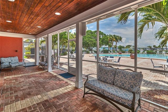 121 SEAHORSE DRIVE SE C, St Petersburg, FL 33705
