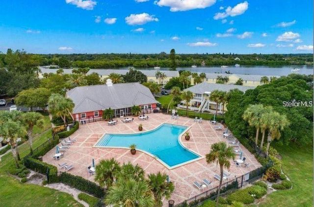 121 SEAHORSE DRIVE SE C, St Petersburg, FL 33705