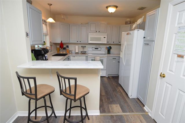 121 SEAHORSE DRIVE SE C, St Petersburg, FL 33705