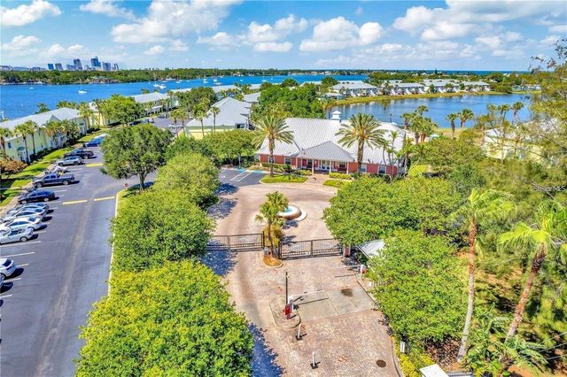 121 SEAHORSE DRIVE SE C, St Petersburg, FL 33705